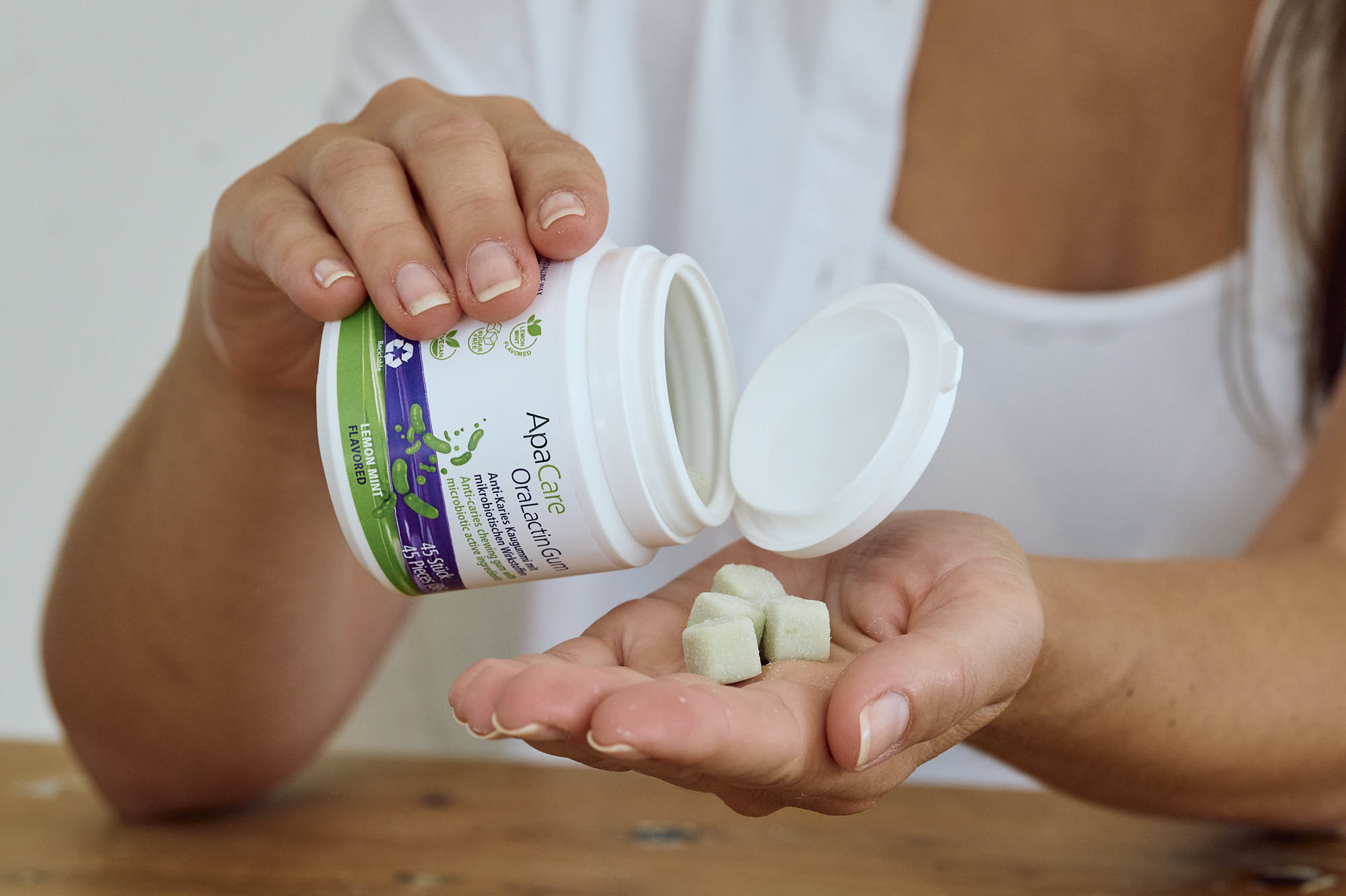 Anti-caries chewing gum